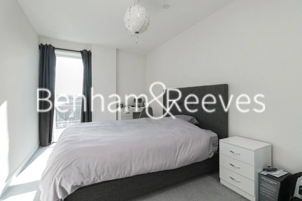 2 bedrooms apartments/flats for sale in Vousden Grove, London - SE28 view 13
