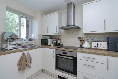 Harlinger Street, Woolwich - SE18 view 14