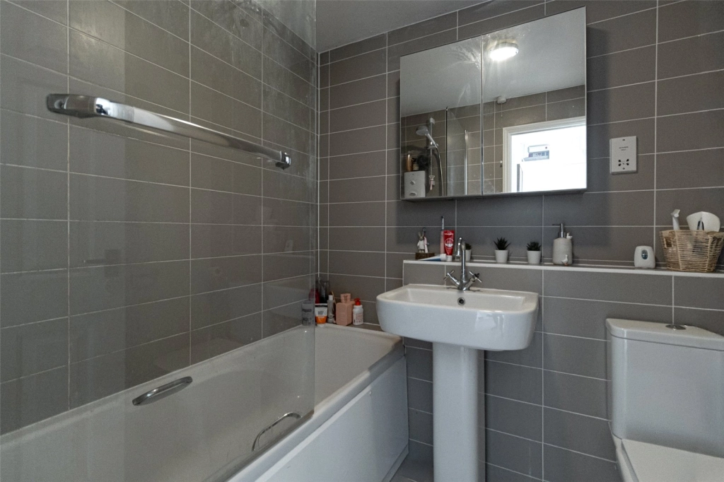 1 bedroom apartments/flats for sale in Harlinger Street, Woolwich - SE18 view 7