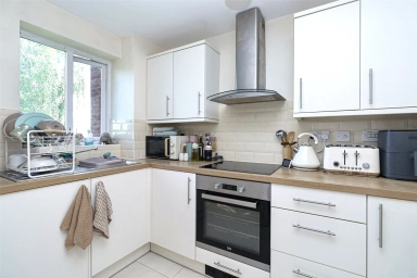 Harlinger Street, Woolwich - SE18 view 4