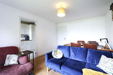 Harlinger Street, Woolwich - SE18 view 3