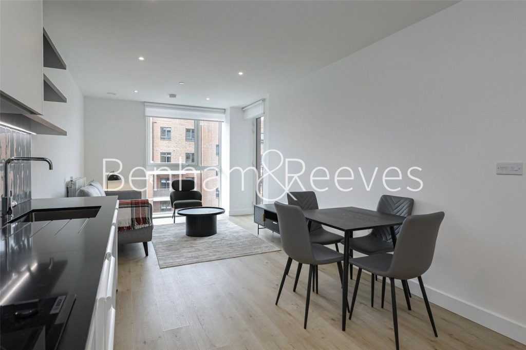 1 bedroom apartments/flats for sale in Southlake Road, London - SE28 view 2