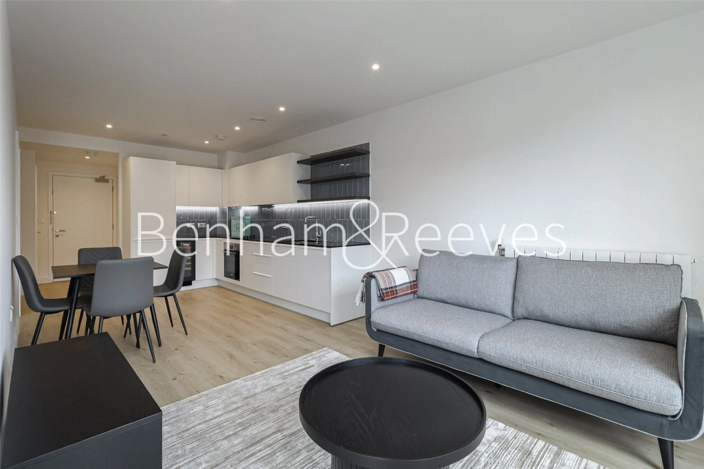 1 bedroom apartments/flats for sale in Southlake Road, London - SE28 view 3