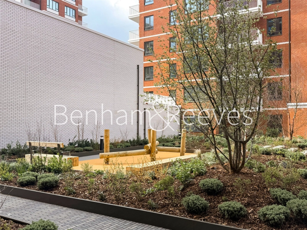 1 bedroom apartments/flats for sale in Southlake Road, London - SE28 view 9