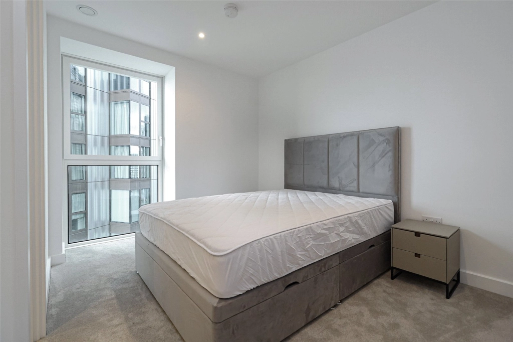 2 bedrooms apartments/flats for sale in Brigadier Walk, London - SE18 view 5
