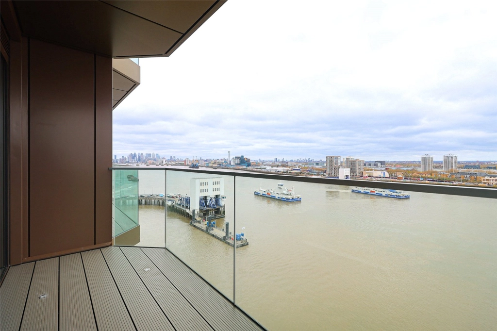 2 bedrooms apartments/flats for sale in Brigadier Walk, London - SE18 view 11