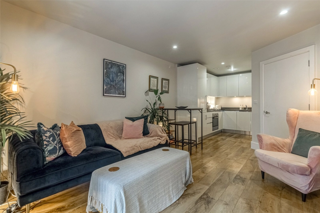 1 bedroom apartments/flats for sale in Major Draper Street, Royal Arsenal - SE18 view 3