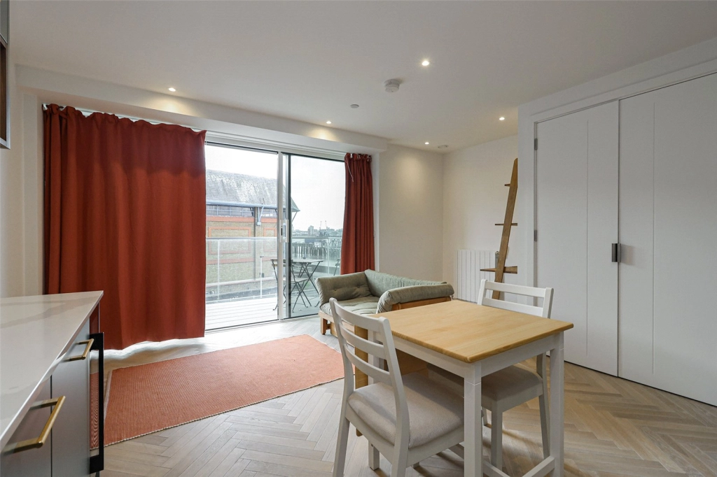1 bedroom apartments/flats for sale in Brigadier Walk, London - SE18 view 7