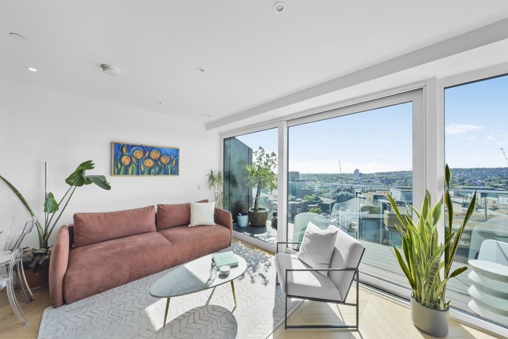 1 bedroom apartments/flats for sale in Brigadier Walk, Woolwich - SE18 view 2