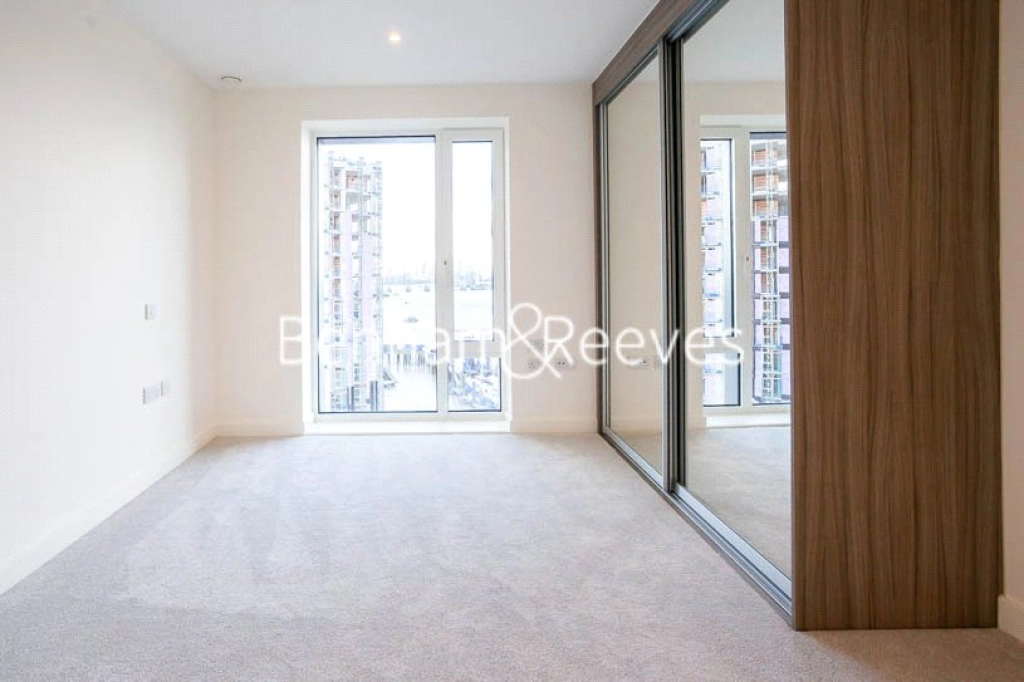 2 bedrooms apartments/flats for sale in Duke of Wellington Avenue, London - SE18 view 4