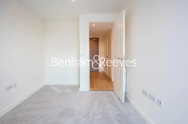 Duke of Wellington Avenue, London - SE18 view 7