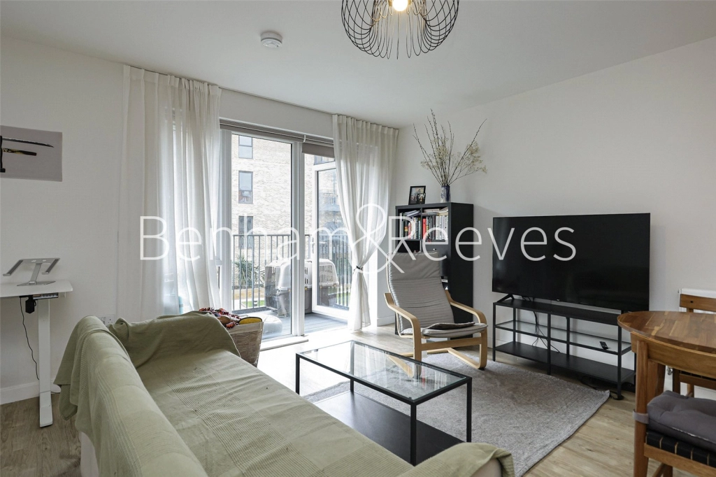 1 bedroom apartments/flats for sale in Vousden Grove, London - SE28 view 9
