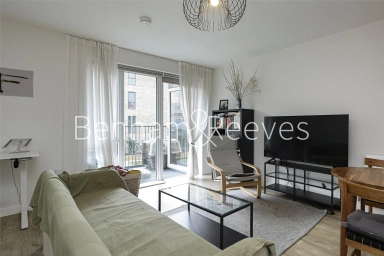 Vousden Grove, London - SE28 view 7