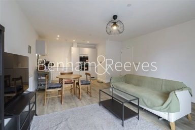 Vousden Grove, London - SE28 view 9