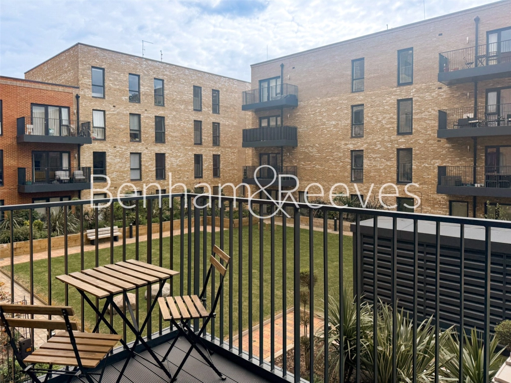 1 bedroom apartments/flats for sale in Vousden Grove, London - SE28 view 12