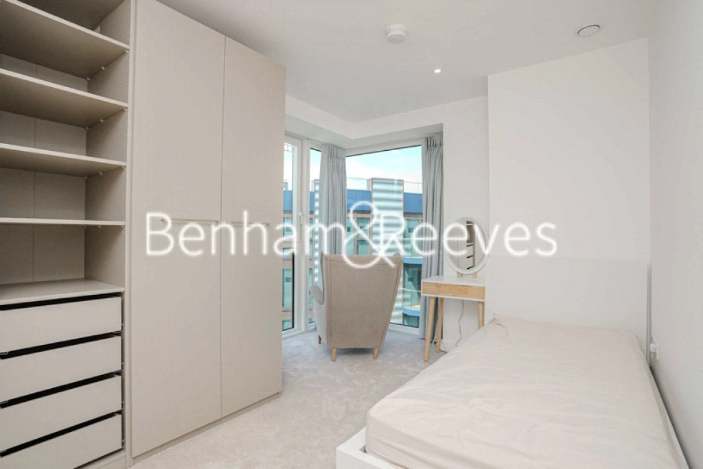 3 bedrooms apartments/flats for sale in Brigadier Walk, London - SE18 view 15
