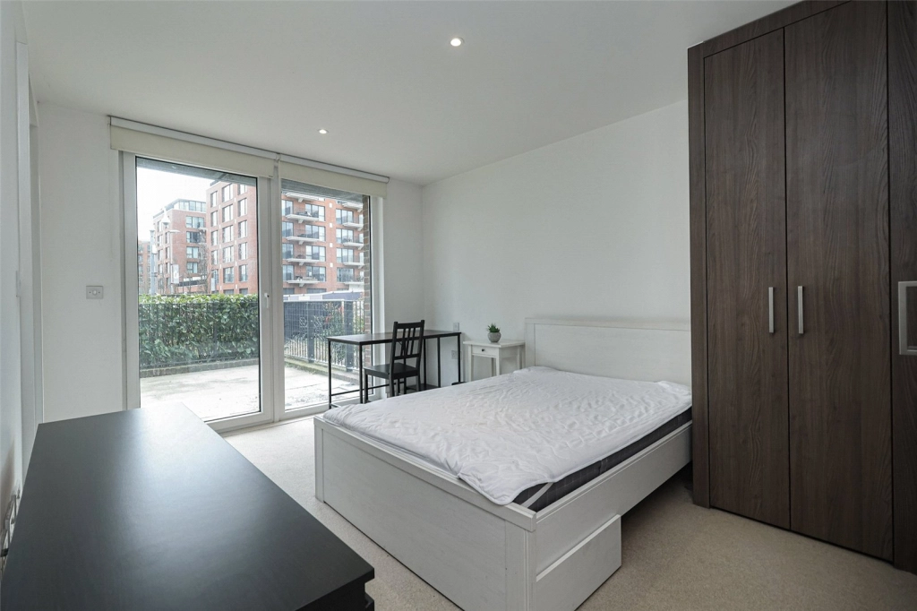 2 bedrooms apartments/flats for sale in Duke of Wellington Avenue, Woolwich - SE18 view 4