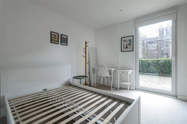 Duke of Wellington Avenue, Woolwich - SE18 view 6