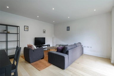 Duke of Wellington Avenue, Woolwich - SE18 view 9