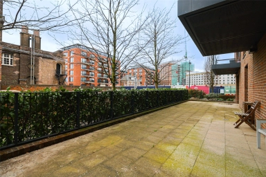 Duke of Wellington Avenue, Woolwich - SE18 view 8