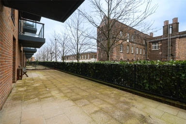 Duke of Wellington Avenue, Woolwich - SE18 view 18