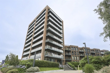 Duke of Wellington Avenue, Woolwich - SE18 view 1