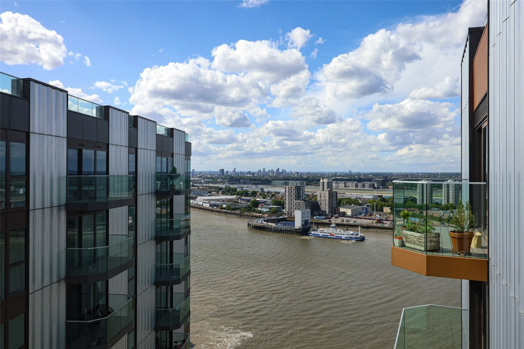 2 bedrooms apartments/flats for sale in Brigadier Walk, Woolwich - SE18 view 20