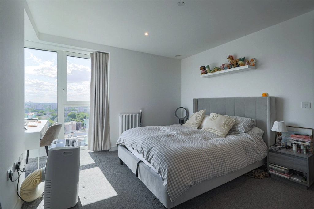 2 bedrooms apartments/flats for sale in Brigadier Walk, Woolwich - SE18 view 3