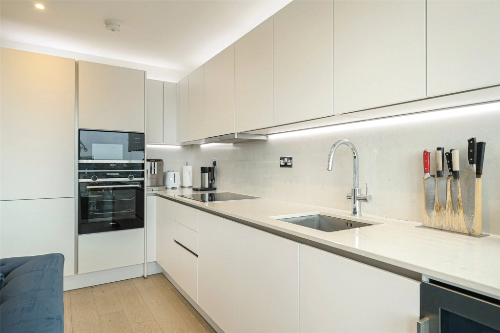 2 bedrooms apartments/flats for sale in Brigadier Walk, Woolwich - SE18 view 12