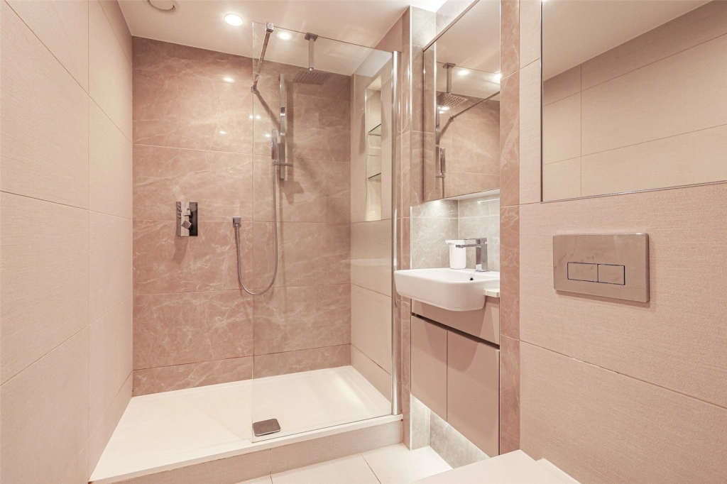2 bedrooms apartments/flats for sale in Brigadier Walk, Woolwich - SE18 view 5