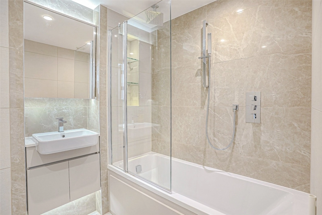 2 bedrooms apartments/flats for sale in Brigadier Walk, Woolwich - SE18 view 7