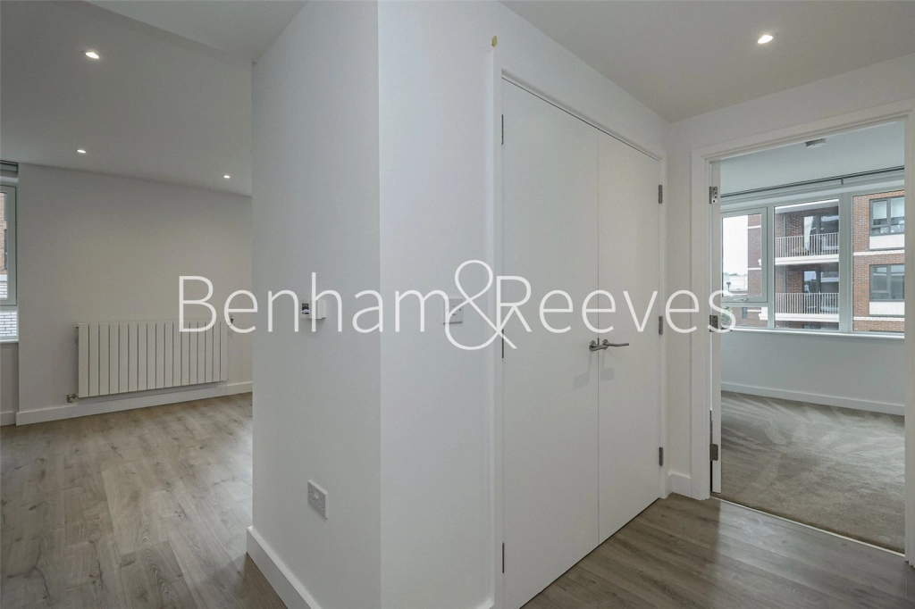 1 bedroom apartments/flats for sale in Pilkington Terrace Pettman Crescent, London - SE28 view 2