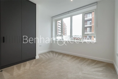 Pilkington Terrace Pettman Crescent, London - SE28 view 1