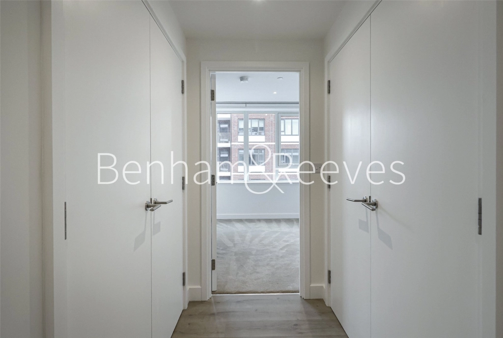 1 bedroom apartments/flats for sale in Pilkington Terrace Pettman Crescent, London - SE28 view 5