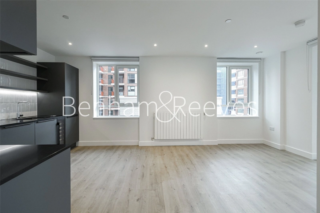 1 bedroom apartments/flats for sale in Pilkington Terrace Pettman Crescent, London - SE28 view 7