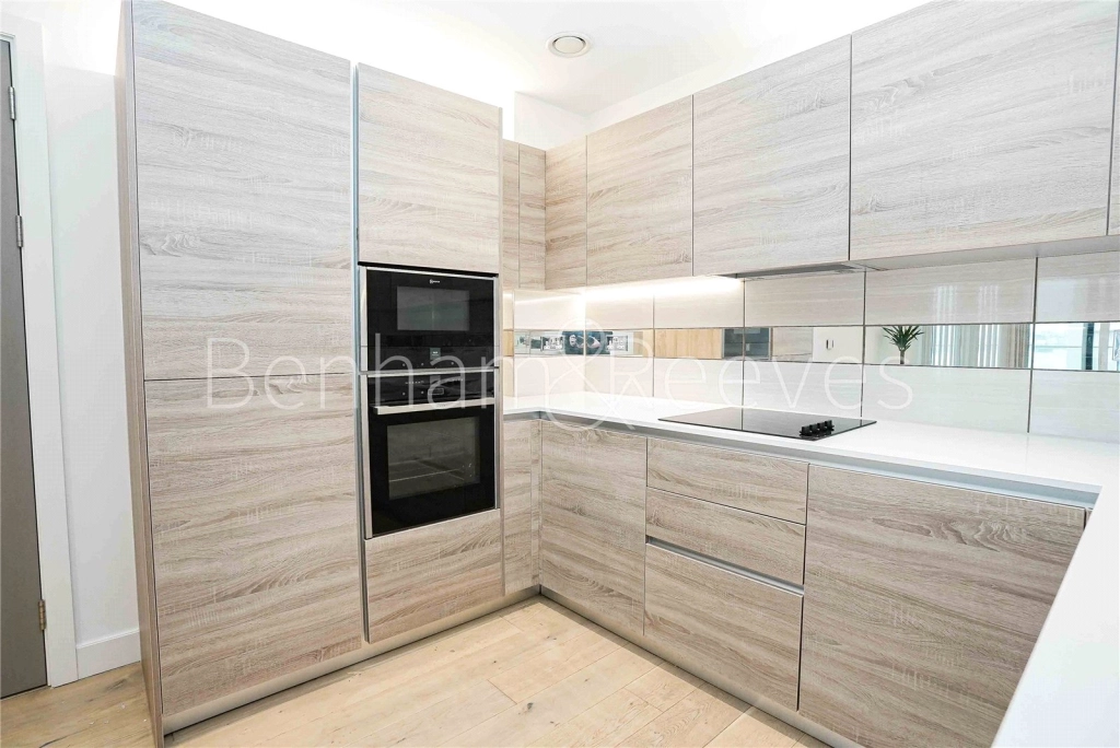 2 bedrooms apartments/flats for sale in Duke of Wellington Avenue, London - SE18 view 2