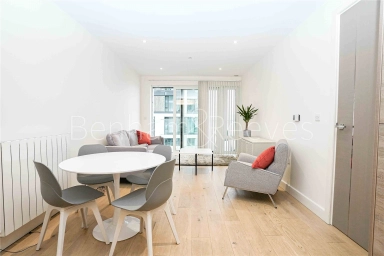 Duke of Wellington Avenue, London - SE18 view 8