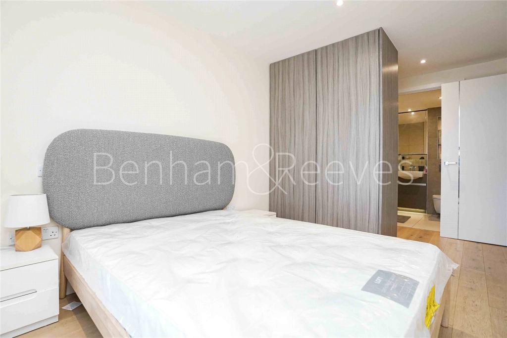 2 bedrooms apartments/flats for sale in Duke of Wellington Avenue, London - SE18 view 10