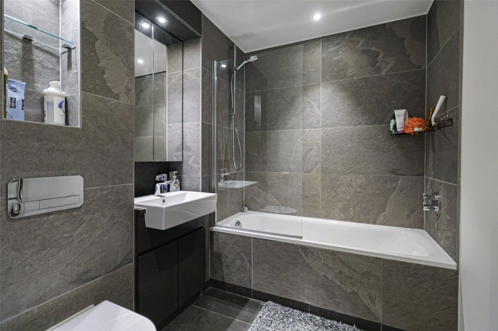 1 bedroom apartments/flats for sale in Woolwich High Street, Woolwich - SE18 view 6