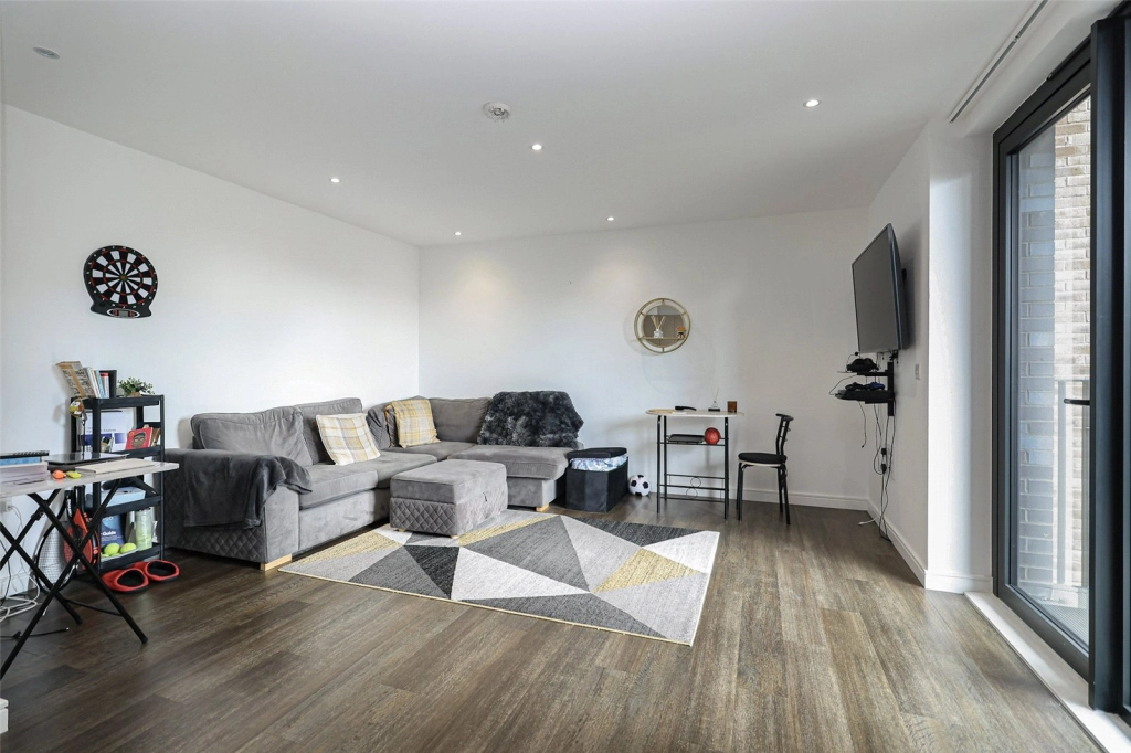 1 bedroom apartments/flats for sale in Woolwich High Street, Woolwich - SE18 view 2