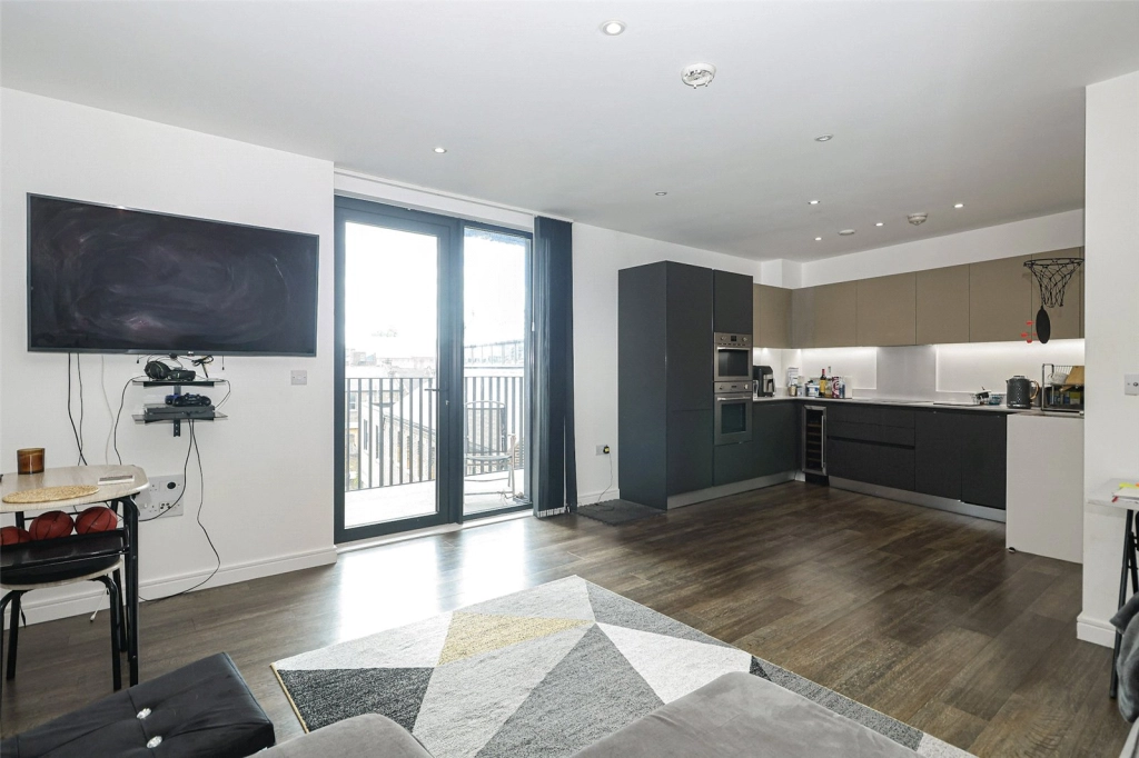 1 bedroom apartments/flats for sale in Woolwich High Street, Woolwich - SE18 view 3