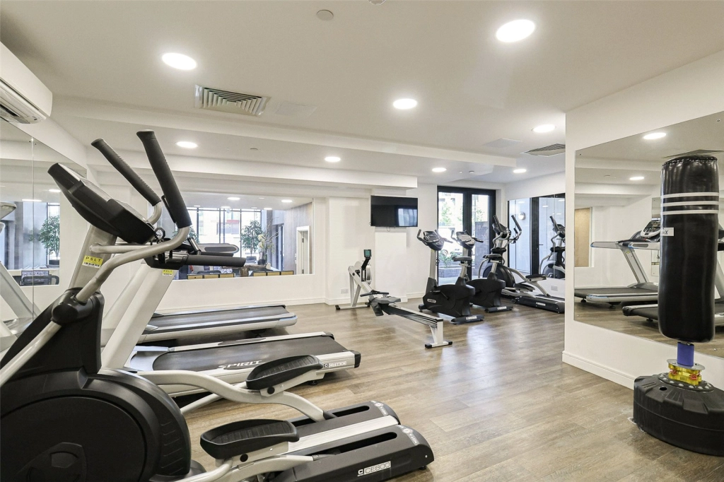 1 bedroom apartments/flats for sale in Woolwich High Street, Woolwich - SE18 view 19