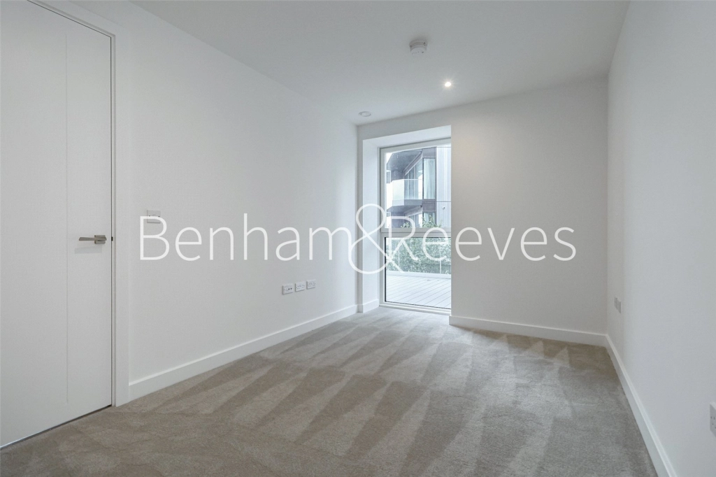 1 bedroom apartments/flats for sale in Brigadier Walk, London - SE18 view 3