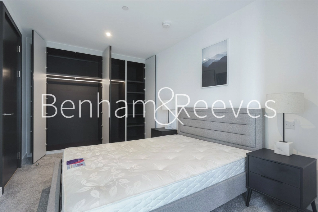 1 bedroom apartments/flats for sale in Brigadier Walk, London - SE18 view 8