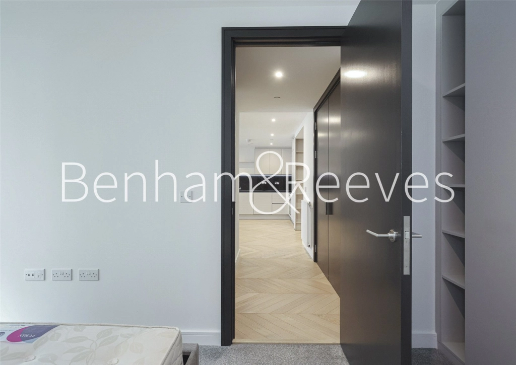1 bedroom apartments/flats for sale in Brigadier Walk, London - SE18 view 11