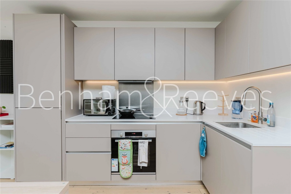 1 bedroom apartments/flats for sale in Thunderer Walk, London - SE18 view 6