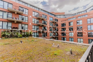Thunderer Walk, London - SE18 view 17
