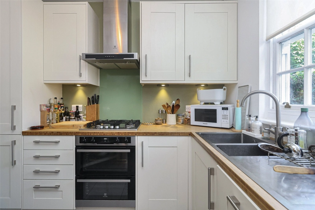 3 bedrooms houses for sale in Cadogan Road, Woolwich - SE18 view 3