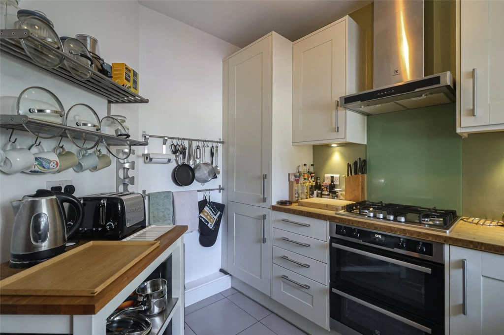 3 bedrooms houses for sale in Cadogan Road, Woolwich - SE18 view 15