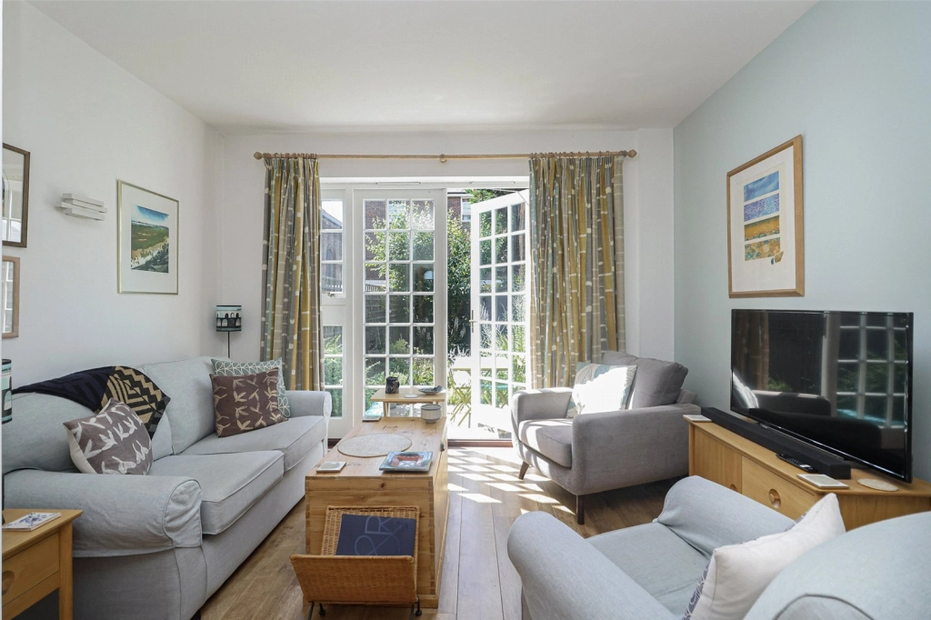 3 bedrooms houses for sale in Cadogan Road, Woolwich - SE18 view 2